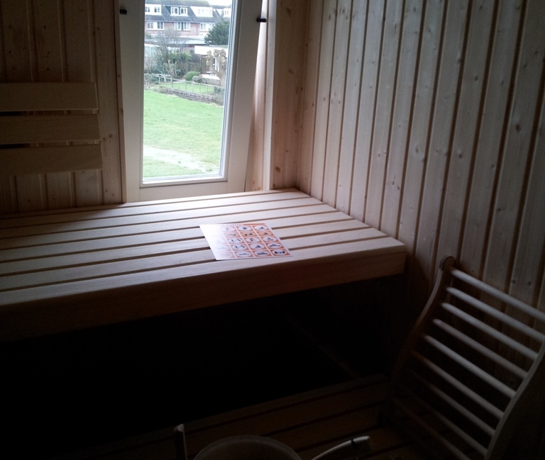 sauna met raam