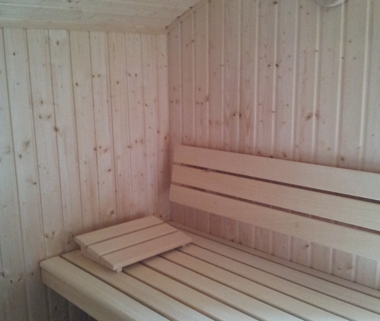 sauna met aangepaste hoek